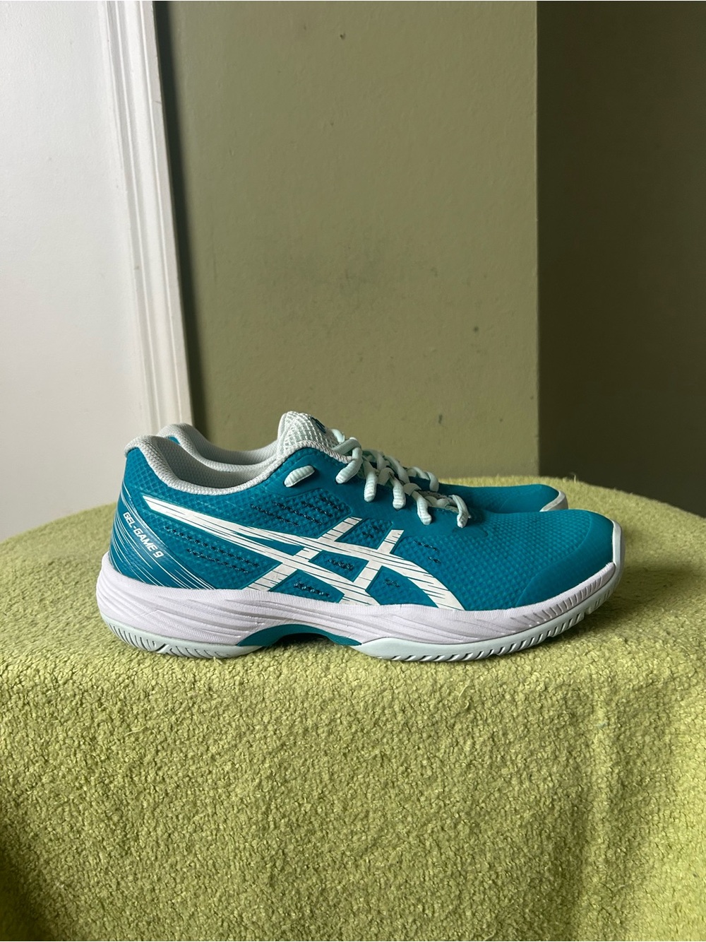 Asics Women’s Gel Game 9 Athletic Sneakers Teal with White Trim Like New